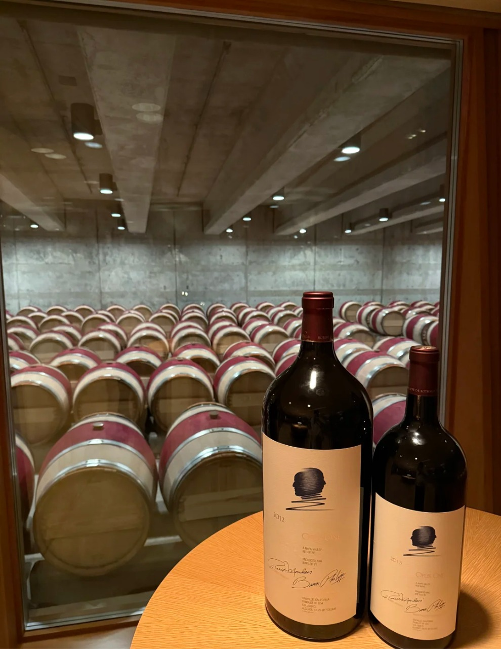 酒窖場景中的 Opus One